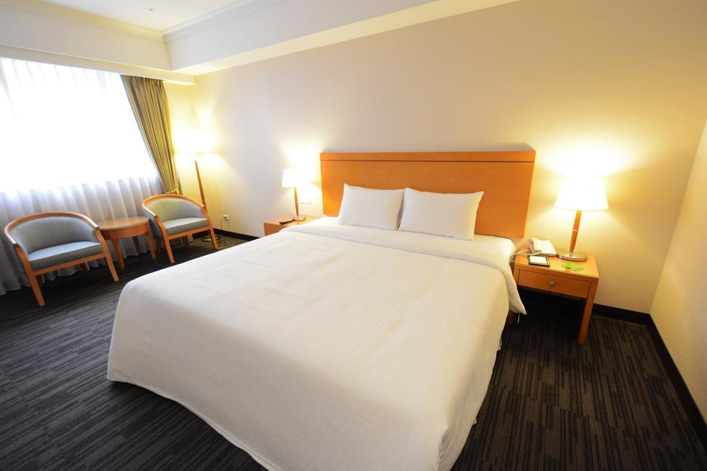 Fushin Hotel Taichung Exterior foto